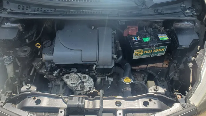 Toyota Yaris 2012 Automatic – photo 6