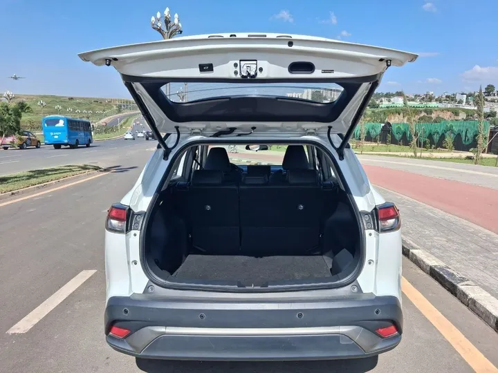 Toyota Corolla Cross Hybrid 2024 – photo 7