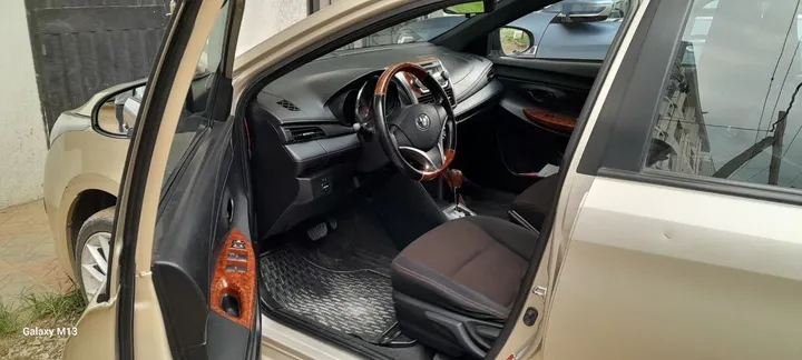 Toyota Yaris Compact 2015 Automatic – photo 5