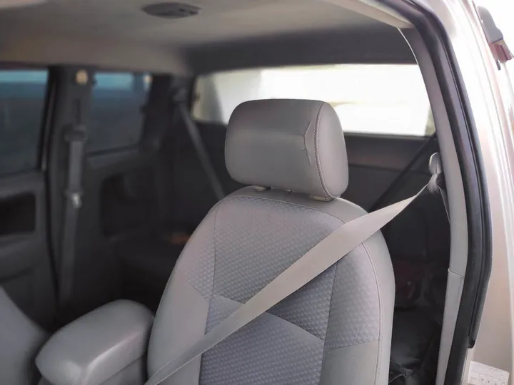 Toyota Hilux 2010 King Cab 4WD – photo 5