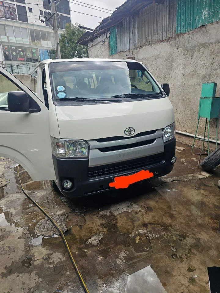 Toyota Hiace 2020 Manual Van – photo 5