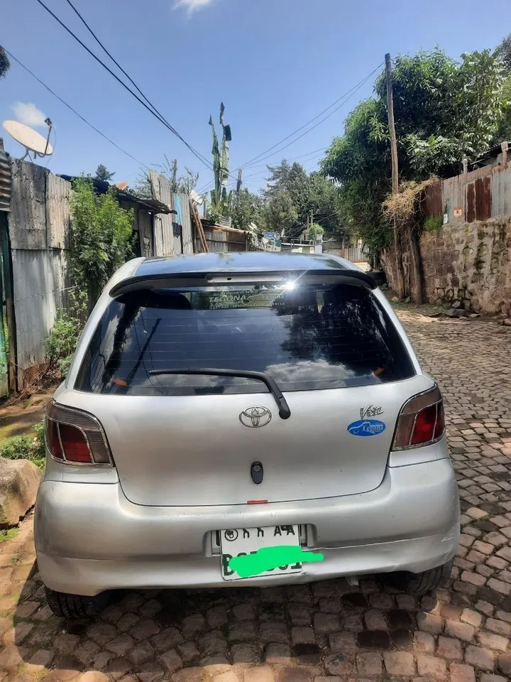 2001 Toyota Vitz Automatic – photo 3