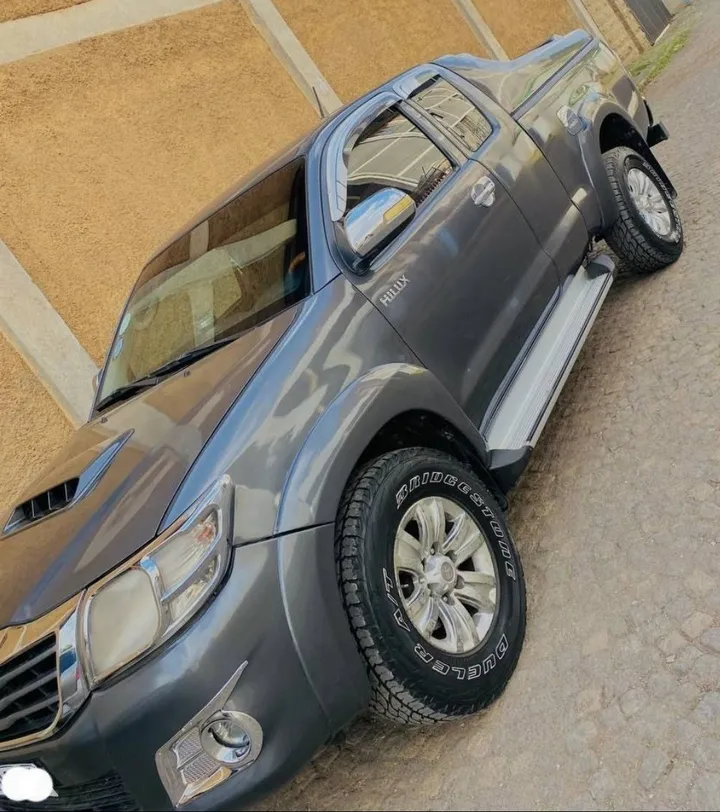 Toyota Hilux Vigo 2014 Manual – photo 4