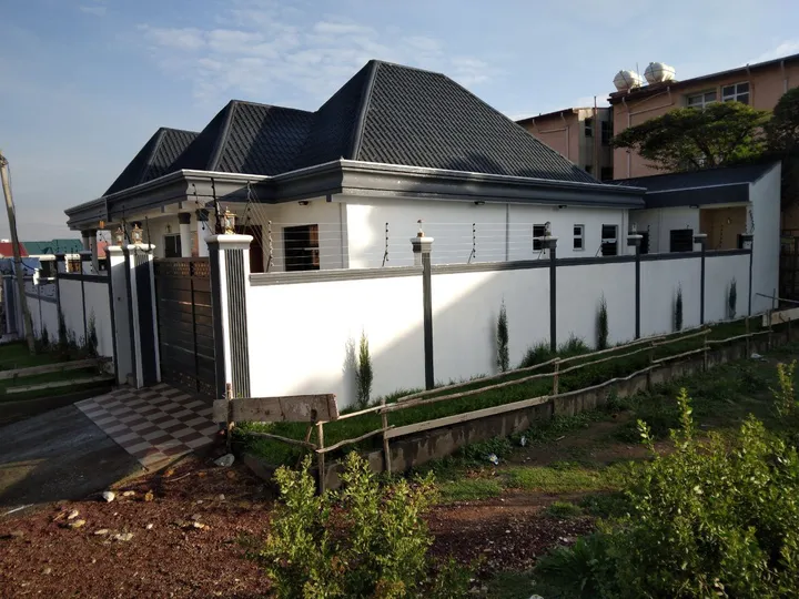 Modern 3 Bedroom Villa in Summit – photo 3