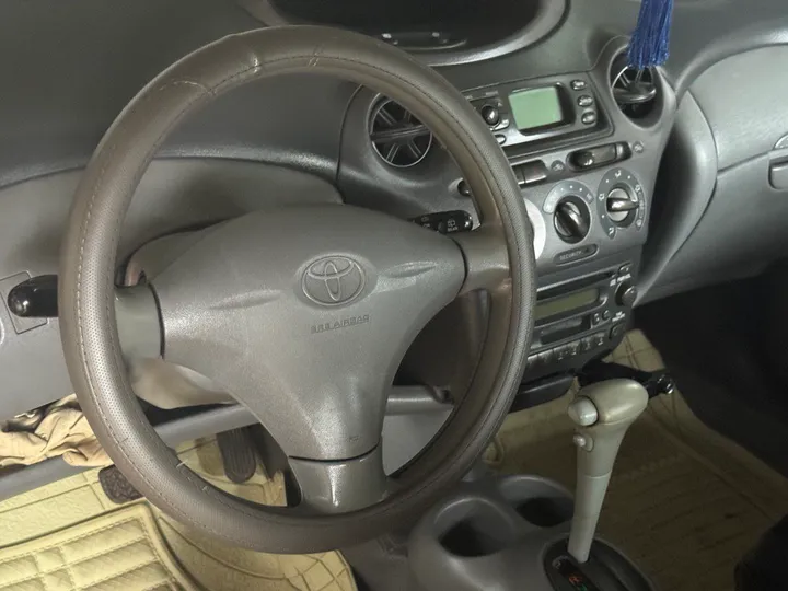 Toyota Vitz Yaris Automatic 2001 – photo 5