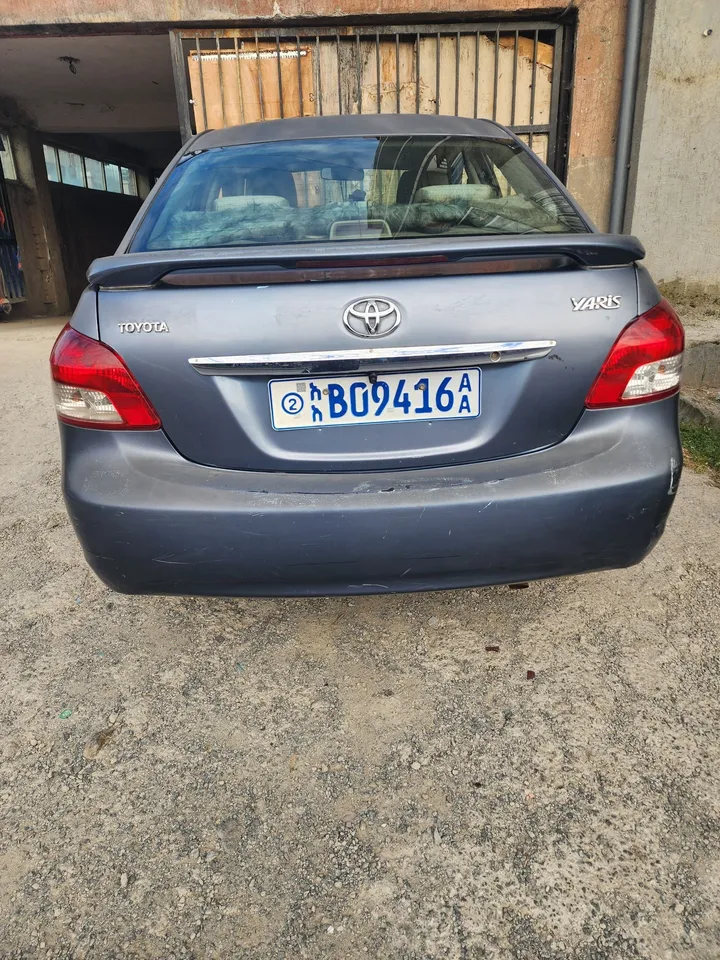 Toyota Yaris Sedan Automatic 2011 – photo 6