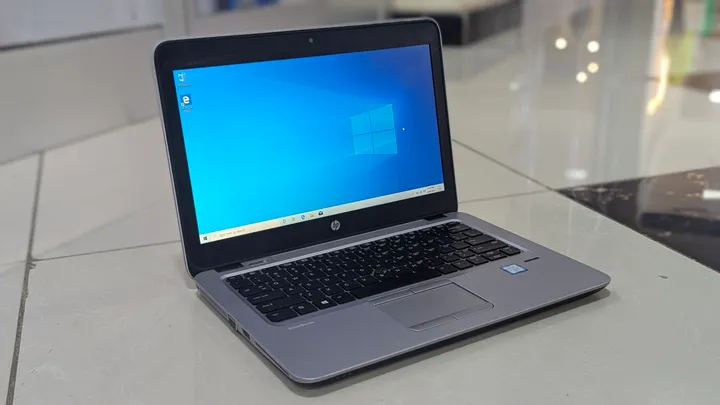 HP EliteBook 820 G4 i7 8GB – photo 3