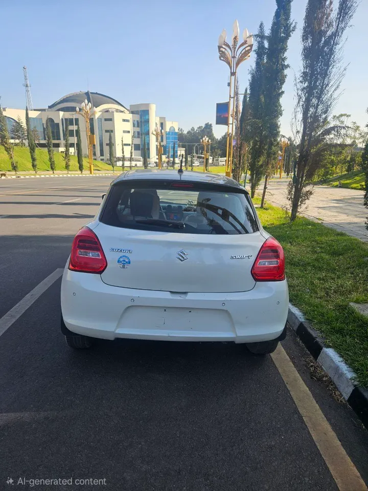 2022 Suzuki Swift 1.2L Automatic – photo 4