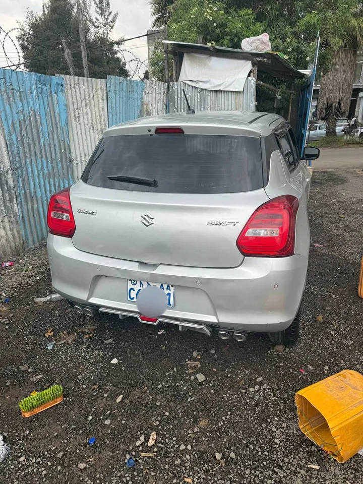 Suzuki Swift 2022 Automatic – photo 4