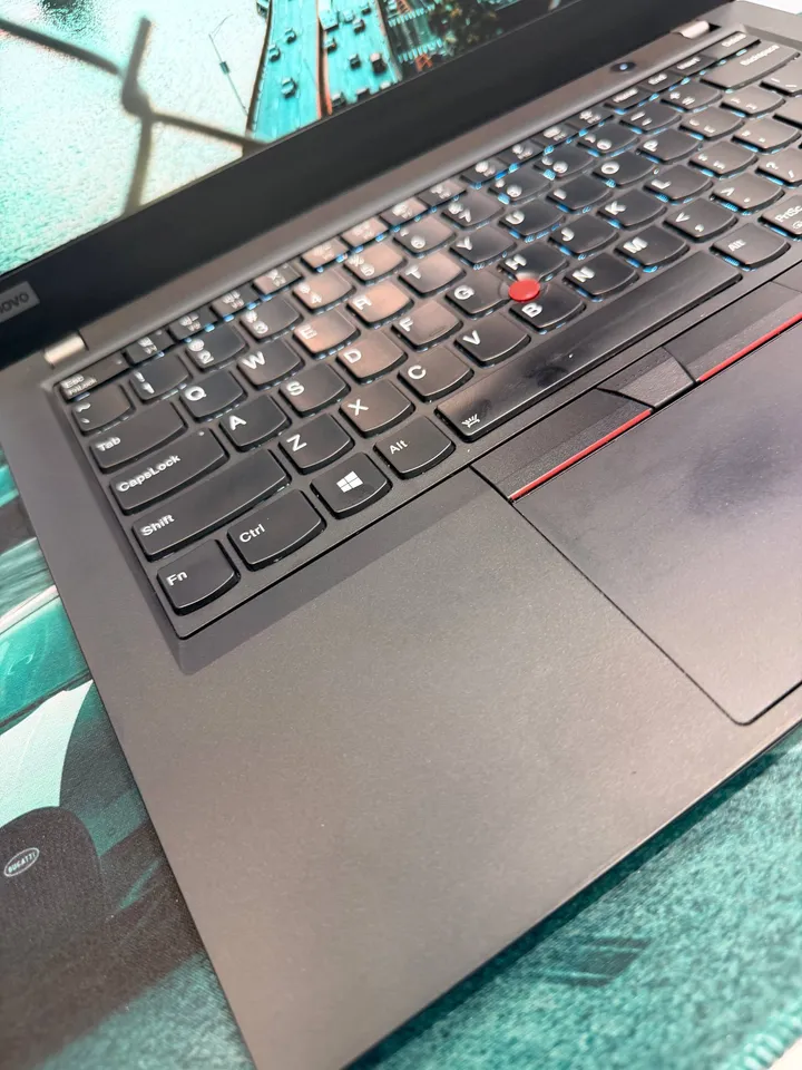 Lenovo ThinkPad T490 Touchscreen Laptop – photo 3