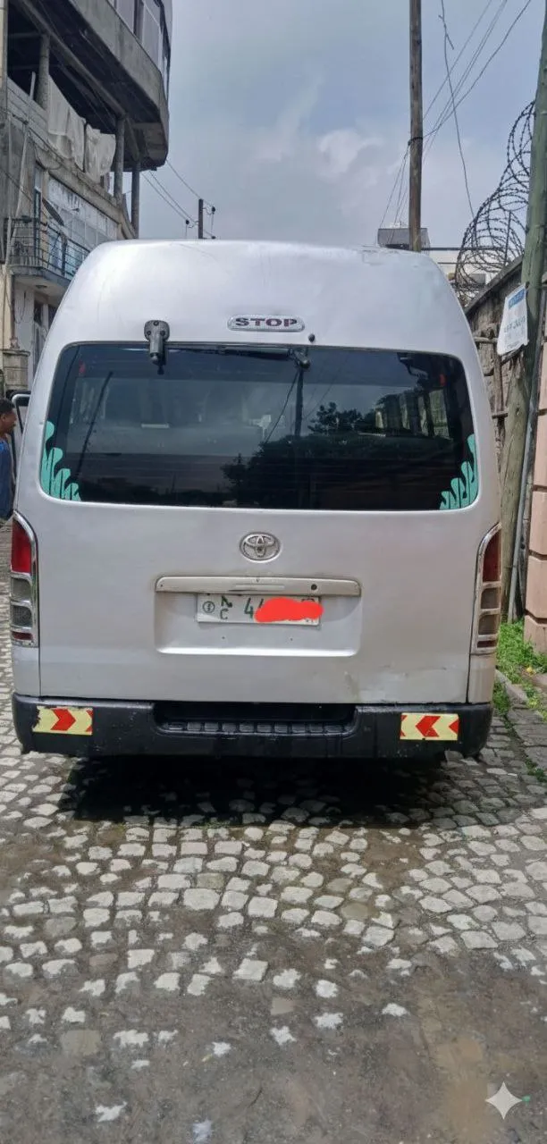 Toyota Hiace Highroof 2007 Manual – photo 4