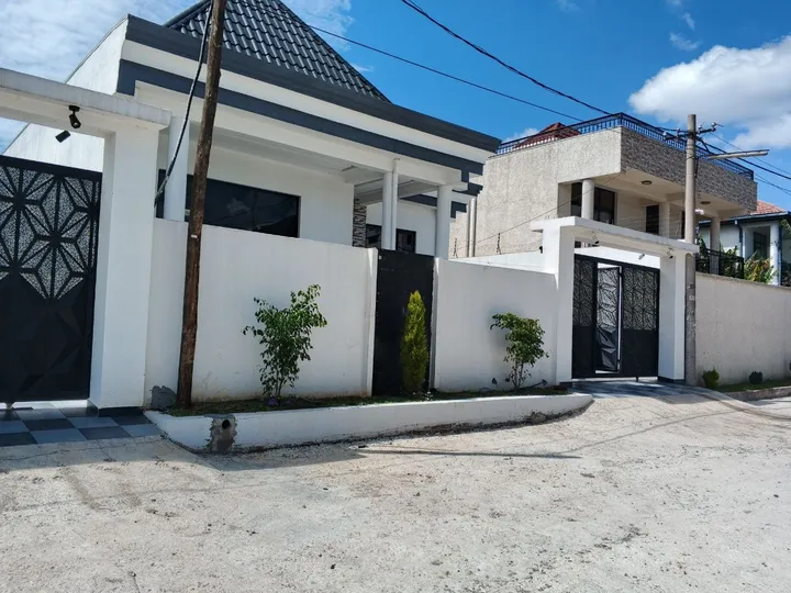 250 sqm Villa for Sale Summit – photo 3
