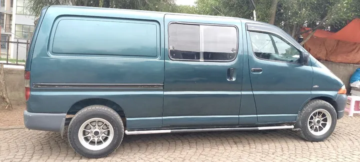Toyota Hiace 2004 Diesel Van – photo 3