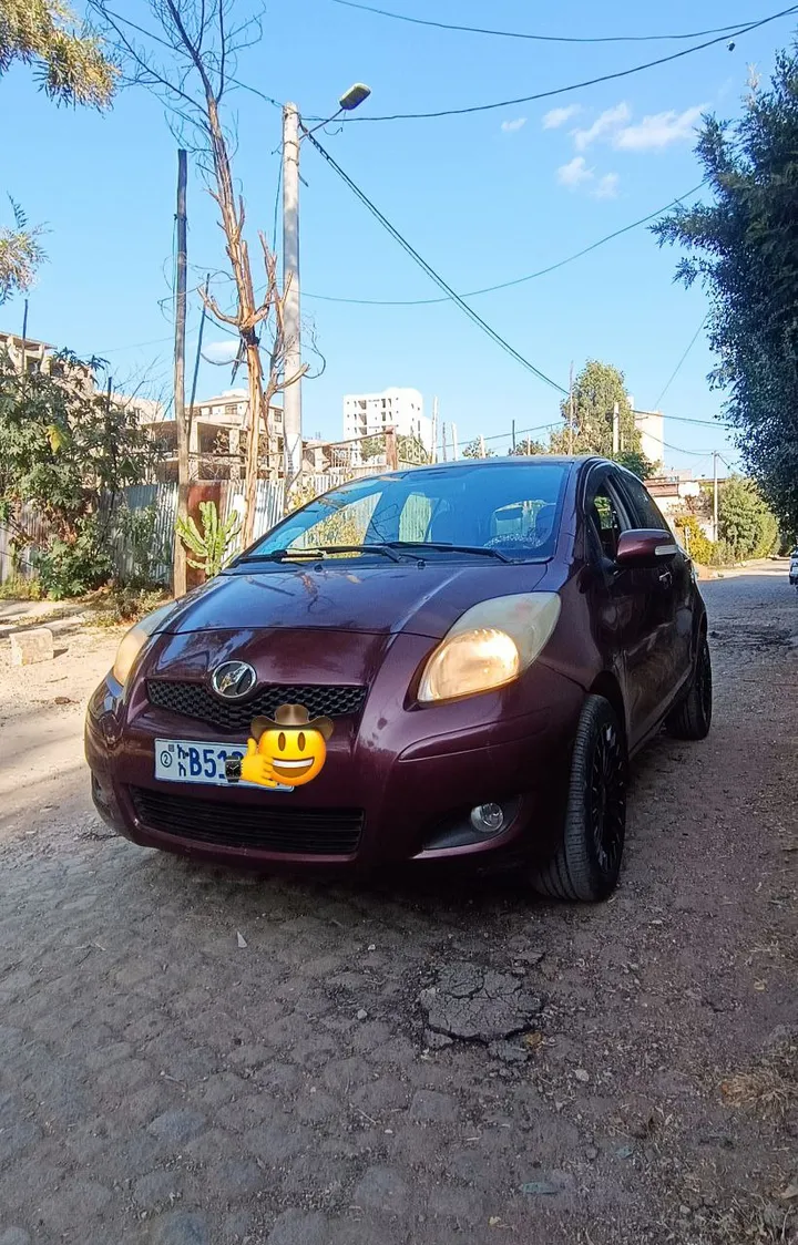 Toyota Yaris Compact 2010 Automatic – photo 6