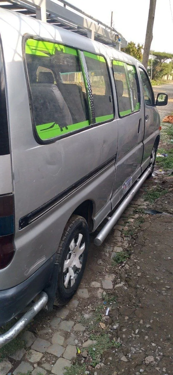 Toyota Hiace Dolphin Traveler 2006 – photo 5
