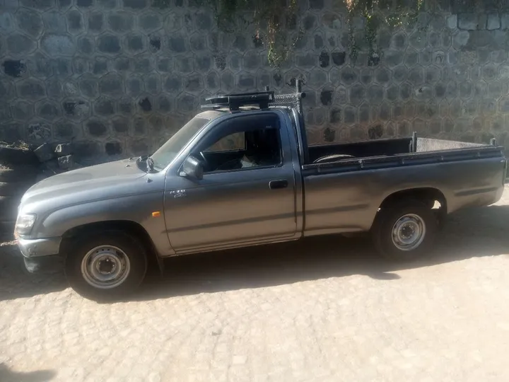 Toyota Hilux D4D 2003 – photo 5