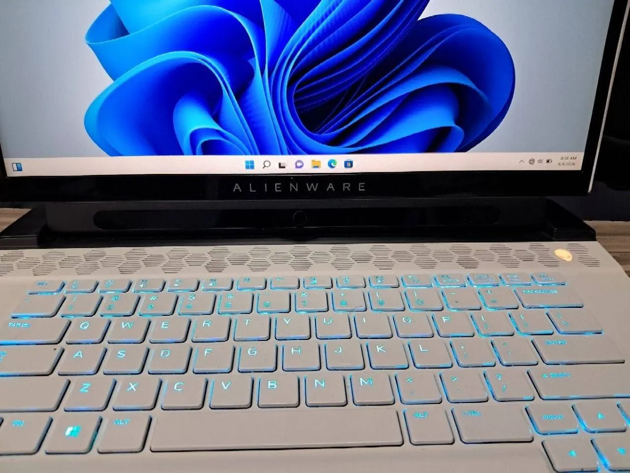 Alienware i7 9th RTX 2070 Laptop – photo 3