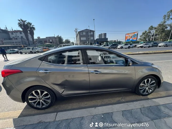 Hyundai Avante 2012 Automatic – photo 5