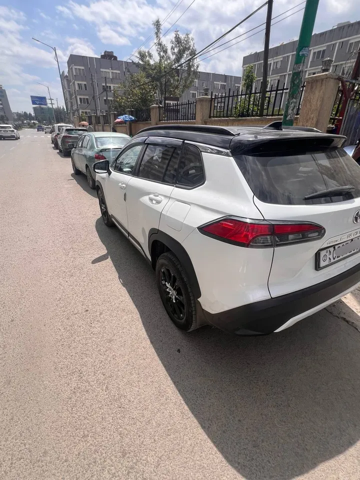 2022 Toyota Corolla Cross Hybrid – photo 3