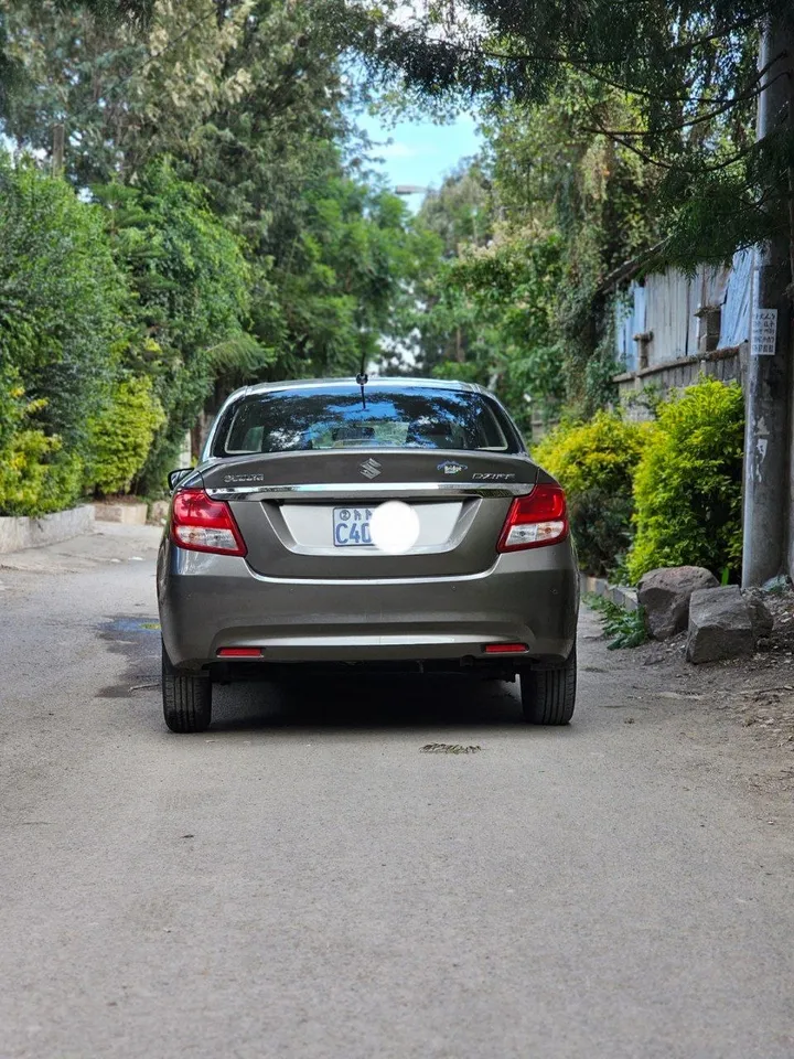 Suzuki Dzire 2021 Automatic – photo 4