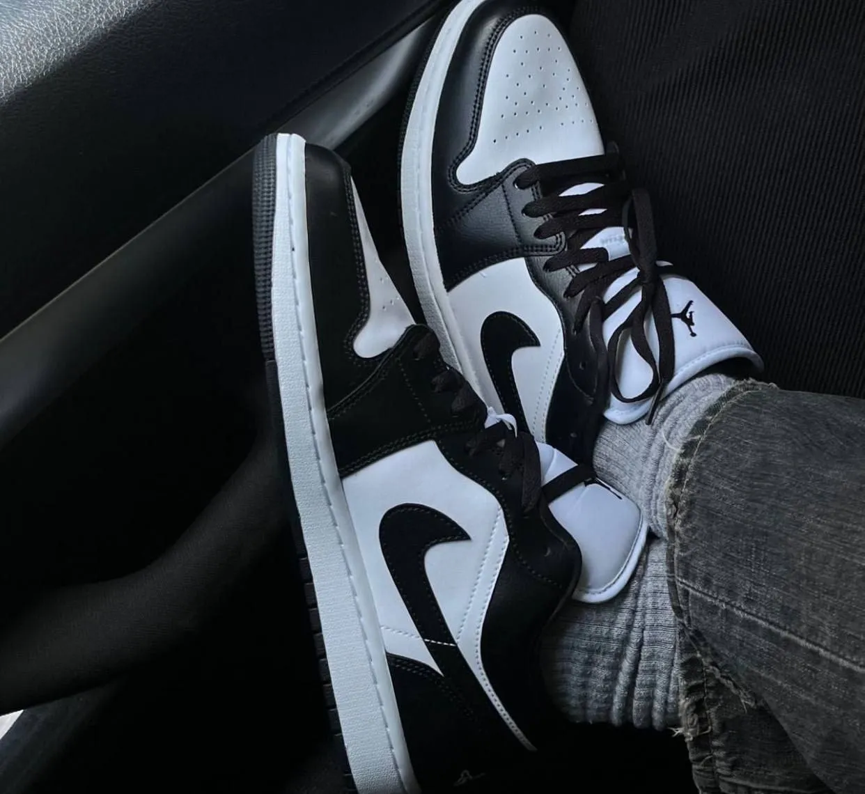 Nike Air Jordan 1 Low Panda – photo 3