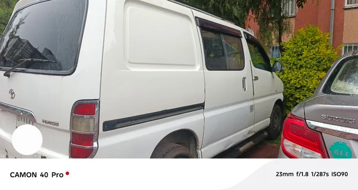 Toyota Hiace Dolphin 2010 Manual – photo 3