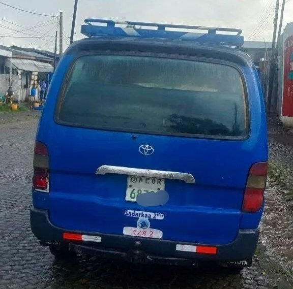 Toyota Hiace 2L 2001 Manual – photo 3