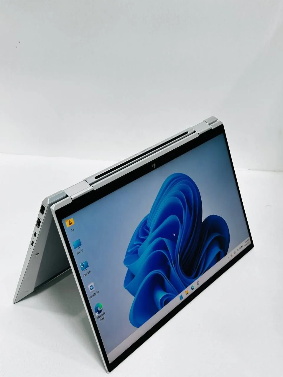 HP EliteBook x360 1040 G8 Laptop – photo 3