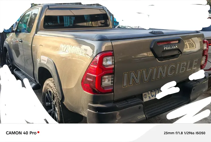 Toyota Invincible 2021 Pickup – photo 3