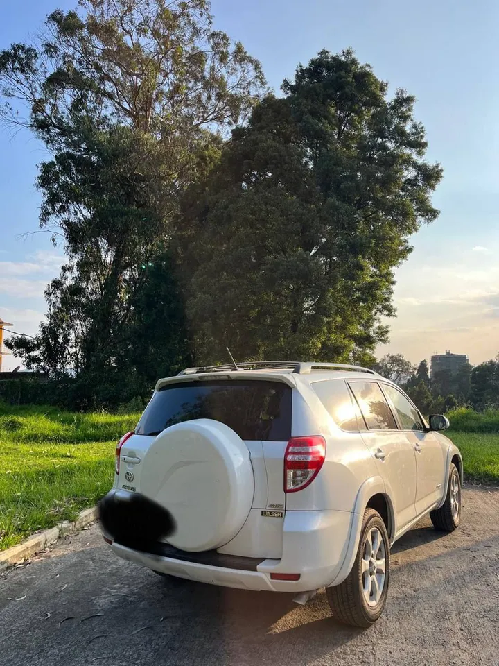 Toyota RAV4 2012 Automatic – photo 4