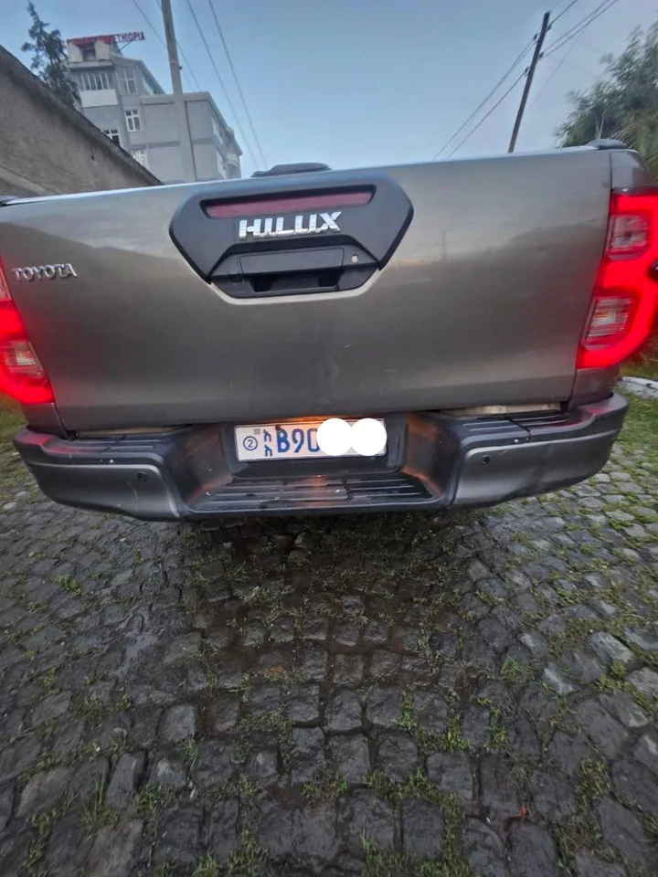 Toyota Hilux Invincible 2021 Automatic – photo 5
