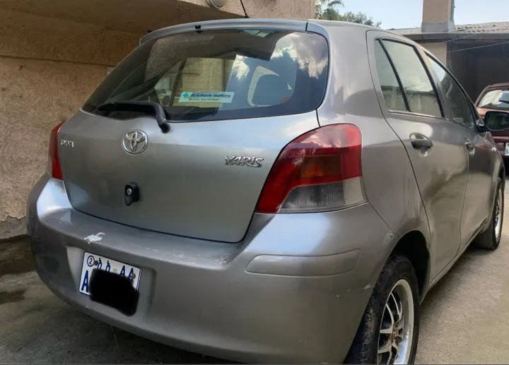 Toyota Yaris Compact 2009 – photo 5