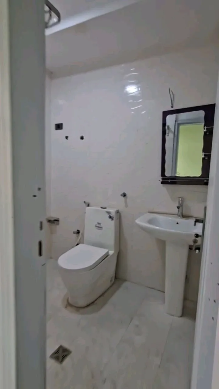 Modern 3 Bedroom Condo Ayat 49 – photo 8