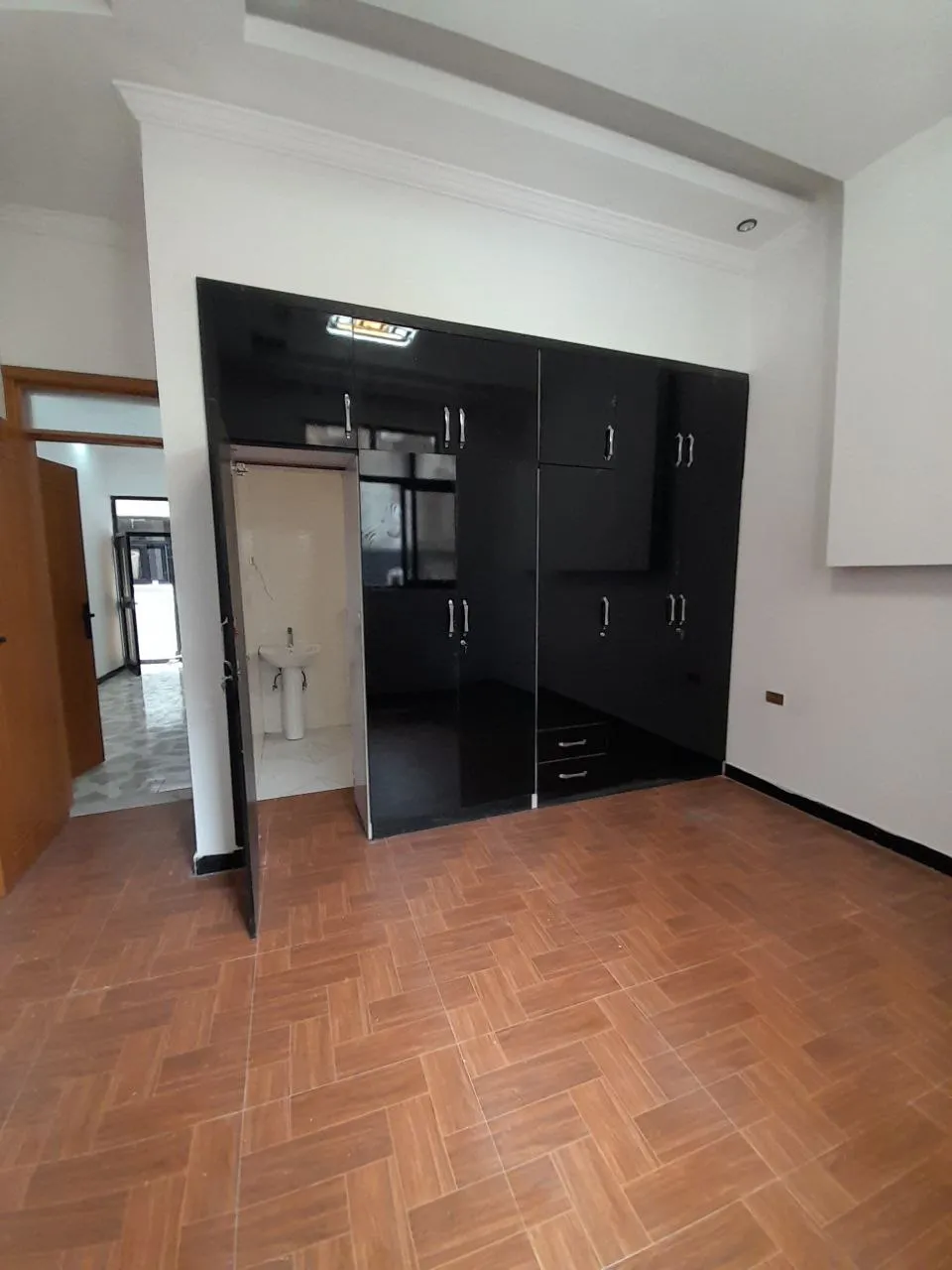 Modern 225 sqm Villa in Ayat – photo 5
