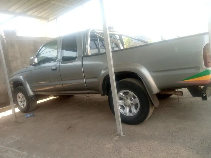 Toyota Hilux D4D Manual 2005 – photo 5