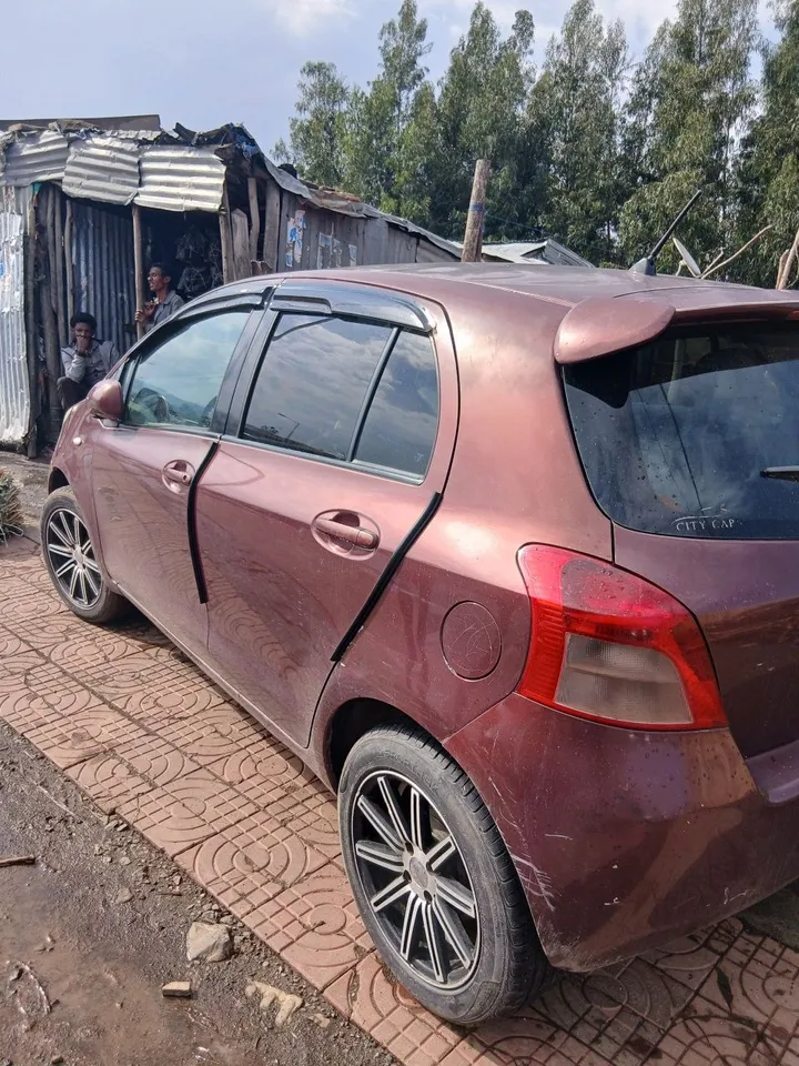 2007 Toyota Vitz Automatic Hatchback – photo 3