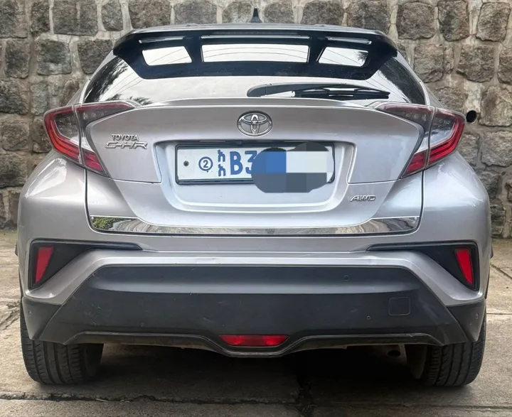 Toyota C-HR 2017 Automatic – photo 4