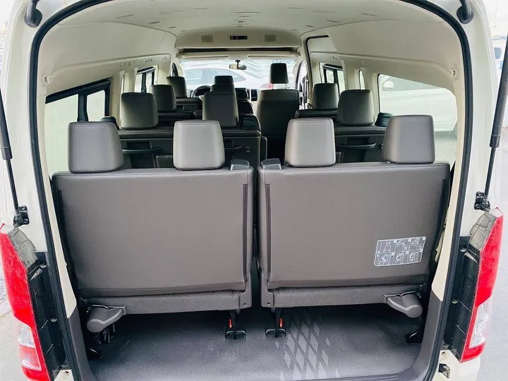 Toyota Hiace HighRoof Super-GL 2022 – photo 3