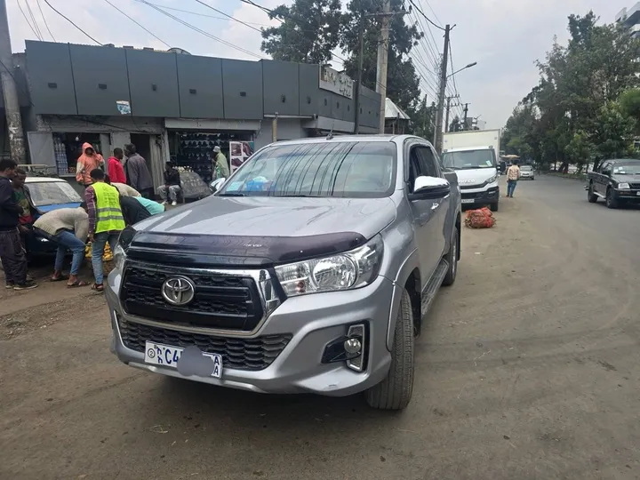 Toyota Revo Double Cab 2020 Automatic – photo 3