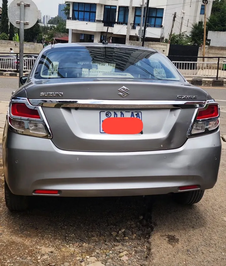 Suzuki Dzire 2021 Automatic – photo 3
