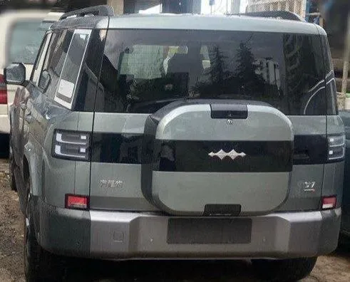 BYD Leopard Ultra Titanium 7 Hybrid – photo 3