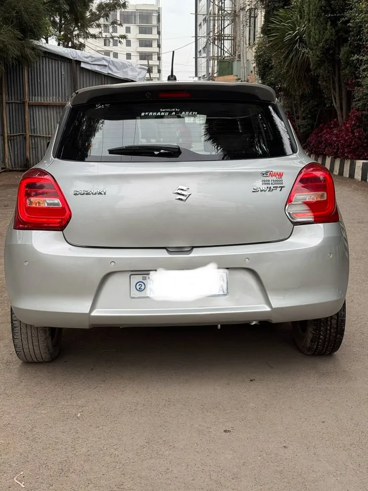 Suzuki Swift 2022 Automatic – photo 8