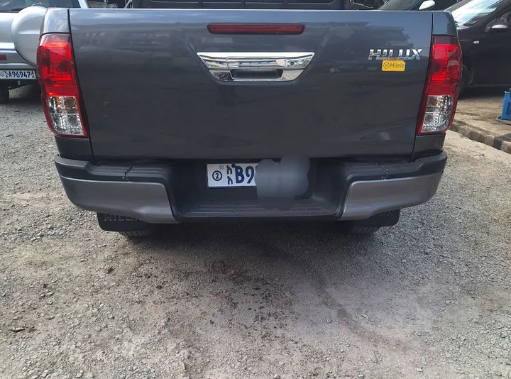 Toyota Hilux Invincible King-Cab 2021 – photo 5