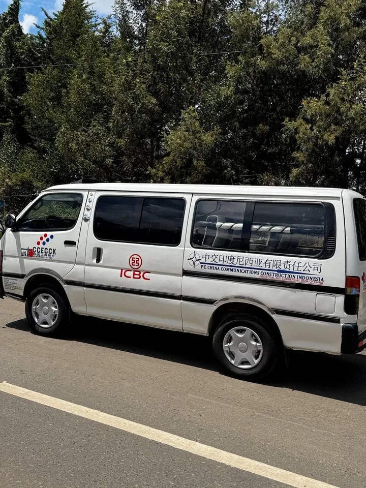 5L Minibus 2004 Manual – photo 8