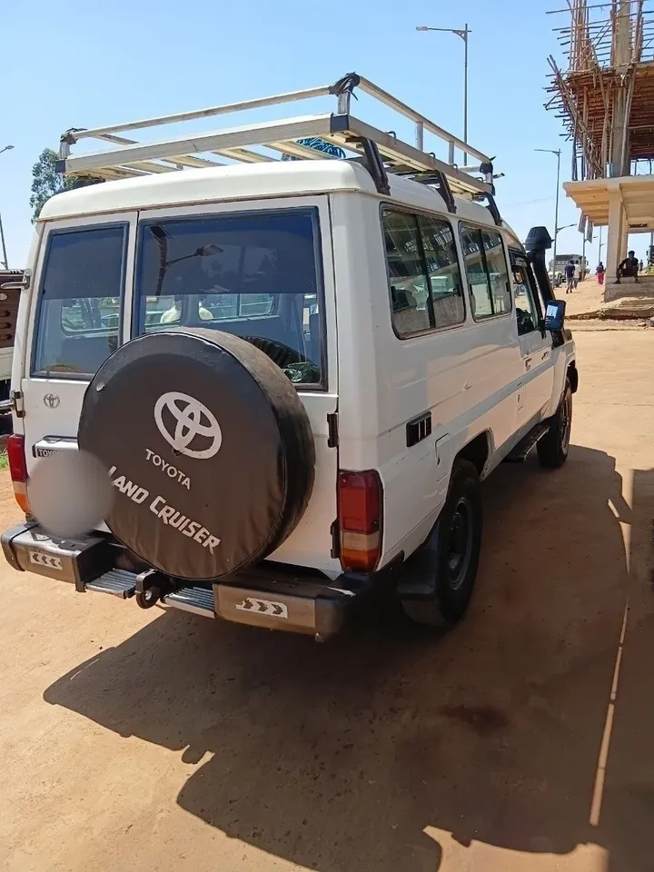 Toyota Land Cruiser Long Base 2016 – photo 5
