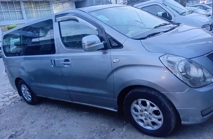 Hyundai Starex 2012 Diesel Automatic – photo 3