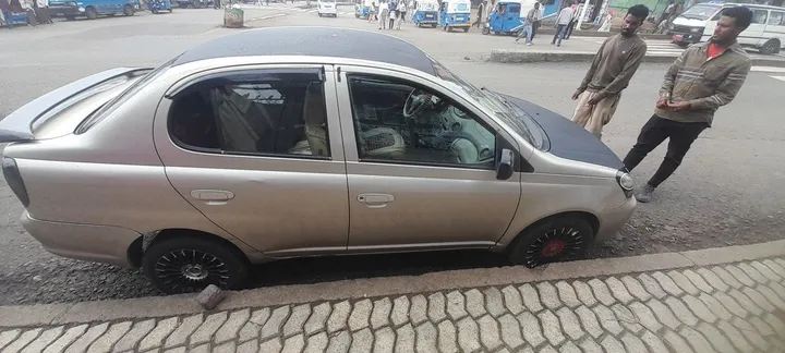 Toyota Platz 2005 Automatic – photo 3