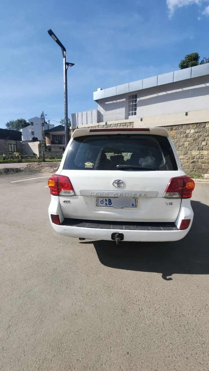 Toyota Land Cruiser V8 GX – photo 3