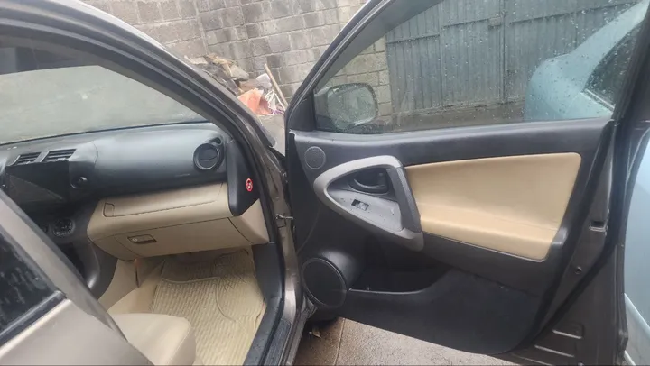 Toyota RAV4 2009 Automatic – photo 5
