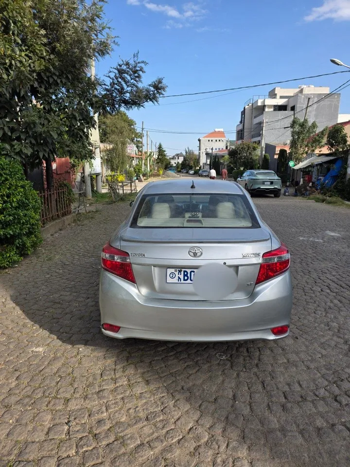 Toyota Yaris 2014 Sedan – photo 4